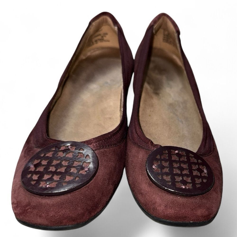 Clark’s Elegant Burgundy Ballet Flats - Picture 2 of 7